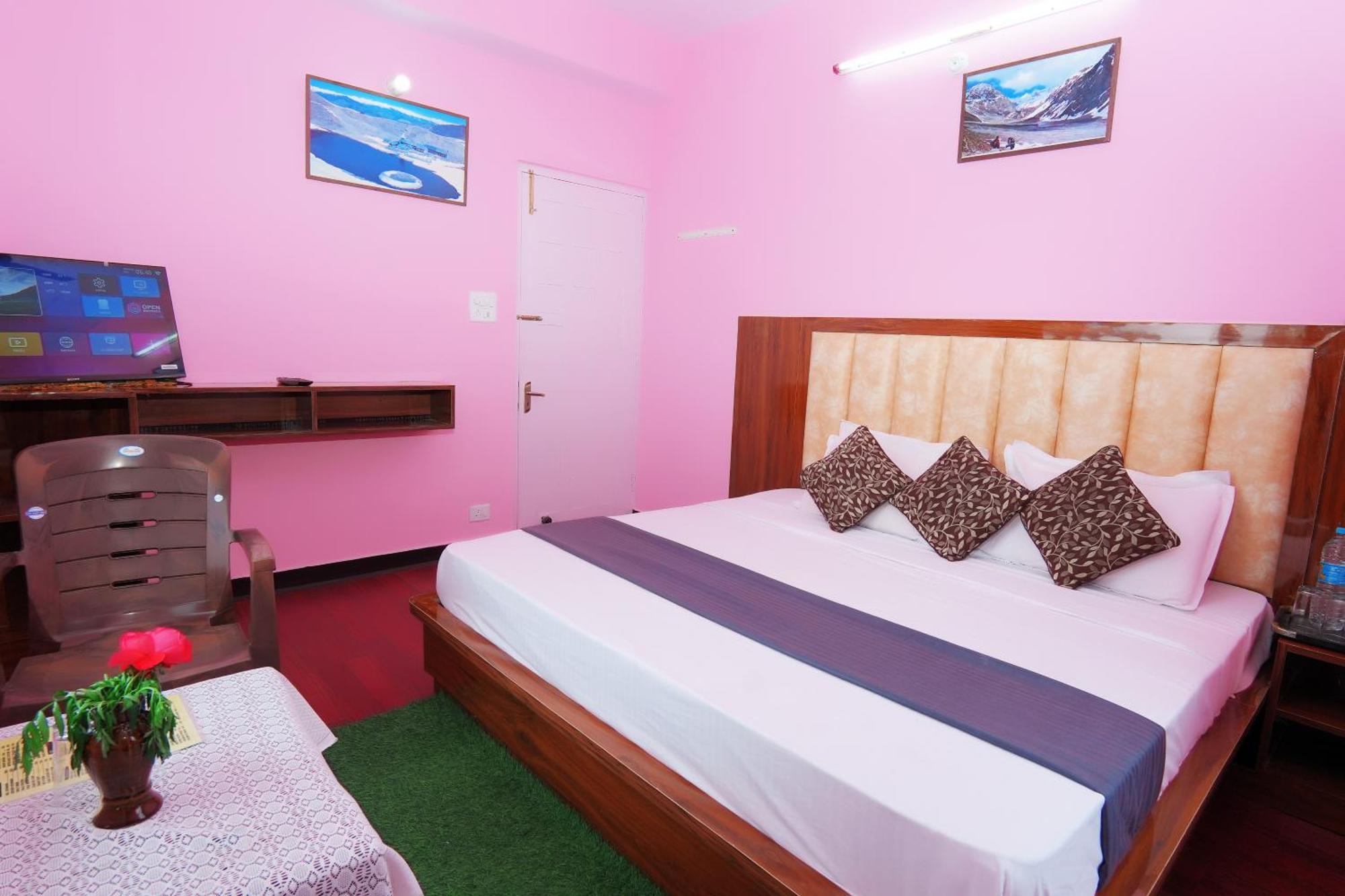 Shimla Hills Apartments 2Bhk Экстерьер фото